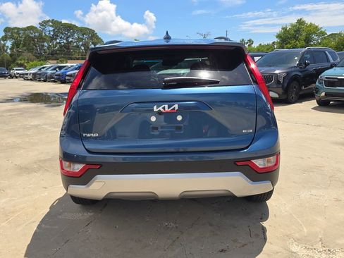 New 2026 Kia Niro EX FWD image 7