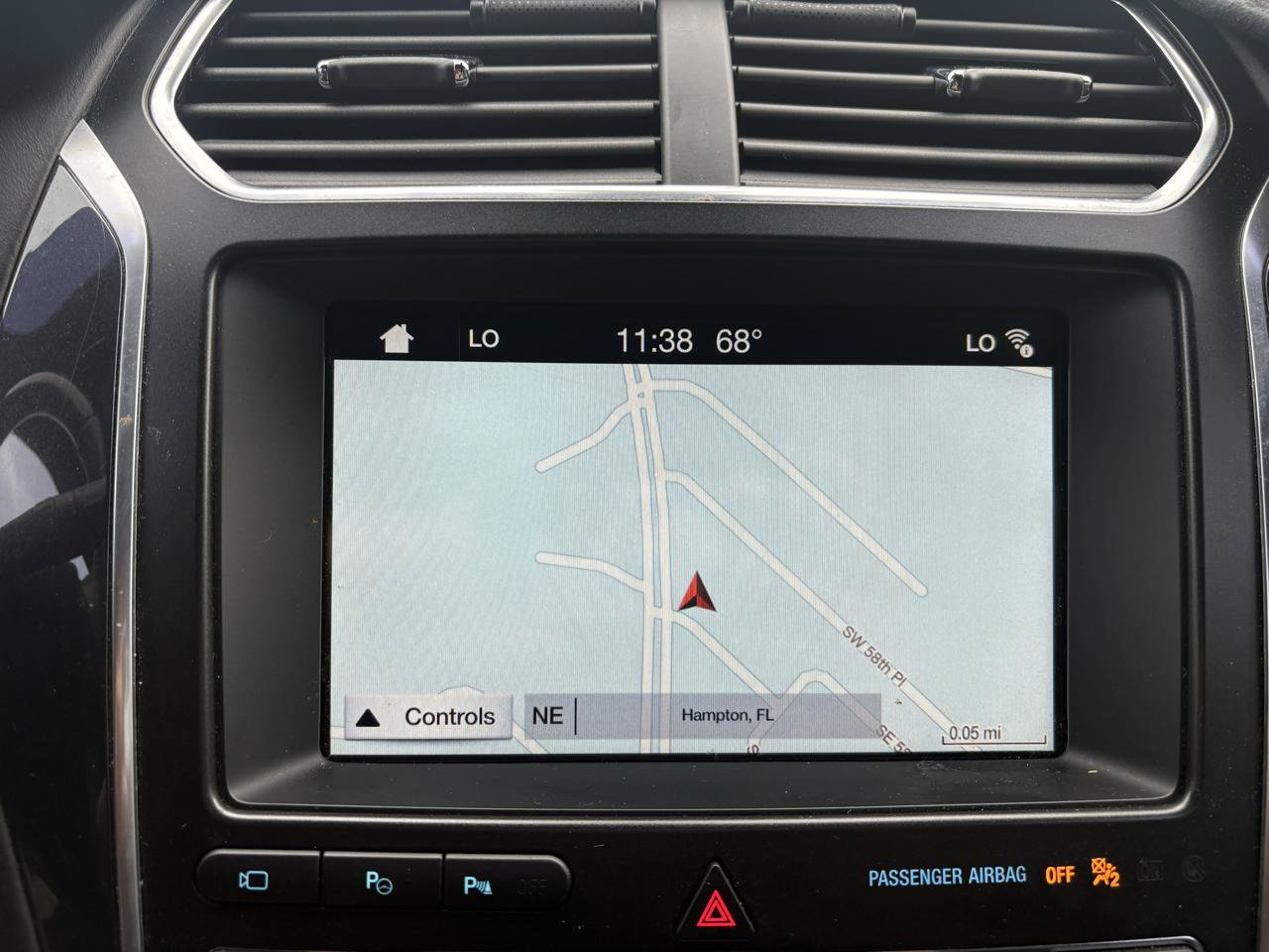 Used 2018 Ford Explorer Platinum AWD/4WD image 17