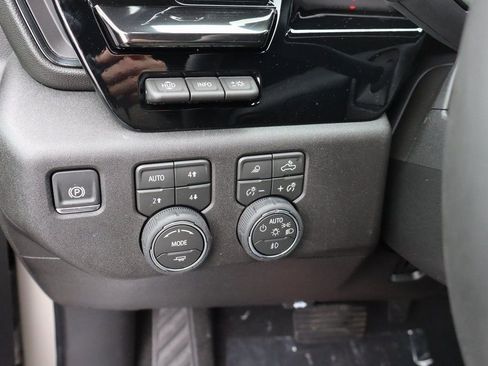 New 2026 Chevrolet Silverado 2500 ZR2 image 16