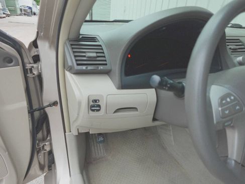 Used 2007 Toyota Camry LE image 17