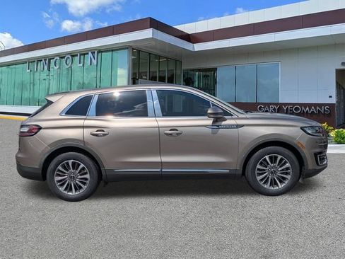 Used 2020 Lincoln Nautilus FWD w/ Equipment Group 101A image 3