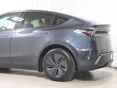 Used 2026 Tesla Model Y Long Range AWD/4WD image 10