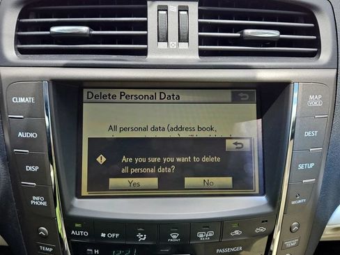Used 2010 Lexus IS 250C RWD image 9