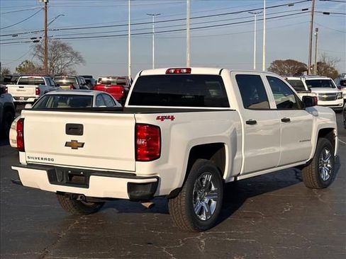 Used 2018 Chevrolet Silverado 1500 Custom w/ Custom Value Package image 11