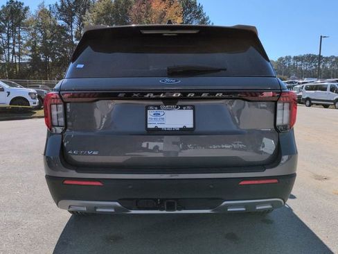 New 2026 Ford Explorer Active w/ Active Comfort Package image 6