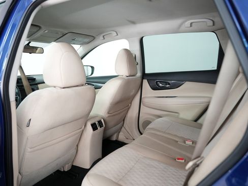 Used 2018 Nissan Rogue SV image 35