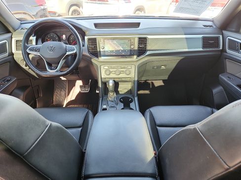 Used 2021 Volkswagen Atlas Cross Sport SE w/ Panoramic Sunroof Package FWD image 11
