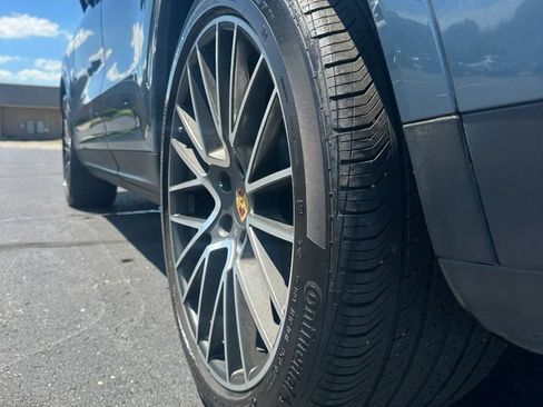 Used 2019 Porsche Cayenne AWD/4WD image 8