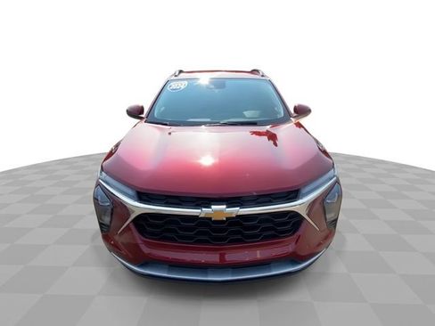 Used 2024 Chevrolet Trax LT w/ Driver Confidence Package FWD image 5