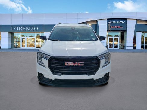 Used 2023 GMC Terrain SLE w/ Elevation Edition FWD image 2