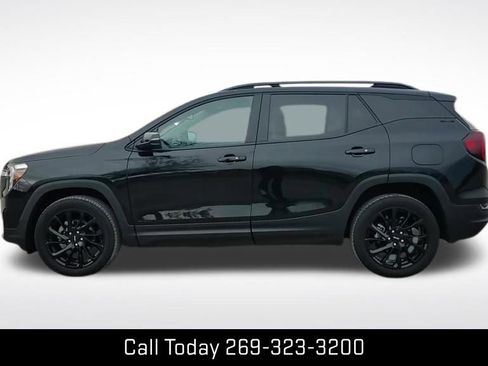 Certified 2023 GMC Terrain SLE w/ Driver Convenience Package image 4