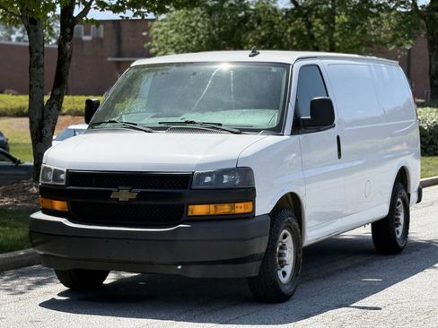 Used 2020 Chevrolet Express 2500 w/ Communications Package RWD image 2
