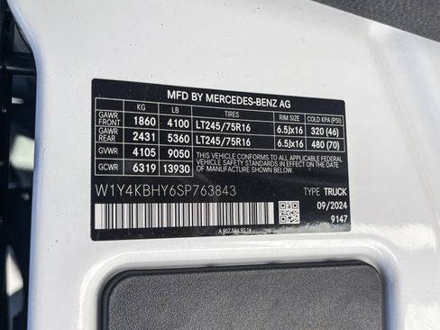 Used 2025 Mercedes-Benz Sprinter 2500 image 25