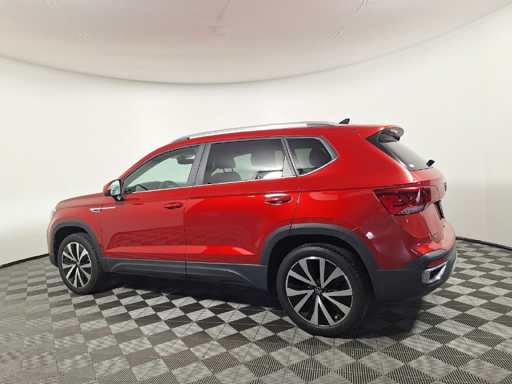 Used 2023 Volkswagen Taos SE FWD image 7