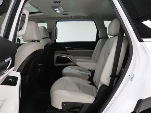 Used 2022 Kia Telluride S AWD/4WD image 34