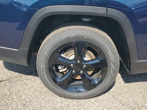New 2026 Jeep Grand Cherokee L Limited w/ Limited Altitude Package AWD/4WD image 5