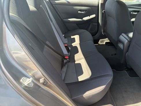 Used 2022 Nissan Sentra SV FWD image 14