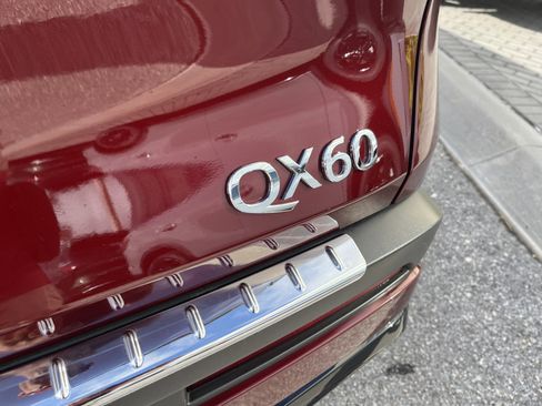 Certified 2023 INFINITI QX60 Luxe w/ Vision Package AWD/4WD image 9
