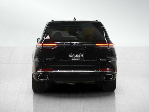 Used 2023 Jeep Grand Cherokee Overland w/ Luxury Tech Group IV image 4