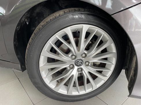 Used 2018 Toyota Camry XLE image 9