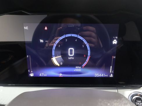 Used 2025 Chevrolet Trax LT FWD image 11
