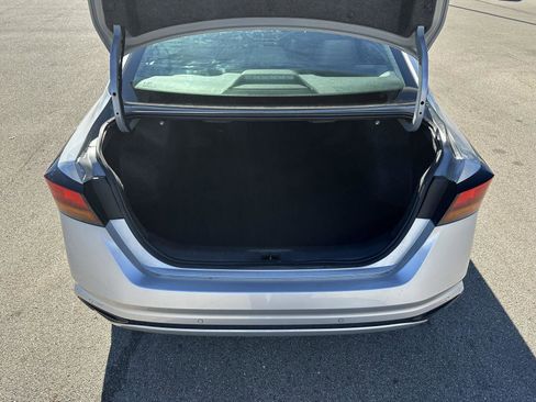 Used 2024 Nissan Altima 2.5 SV image 7