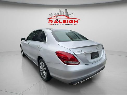 Used 2016 Mercedes-Benz C 300 4MATIC Sedan image 4