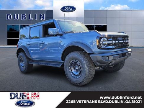 New 2025 Ford Bronco Outer Banks w/ Sasquatch Package AWD/4WD image 1