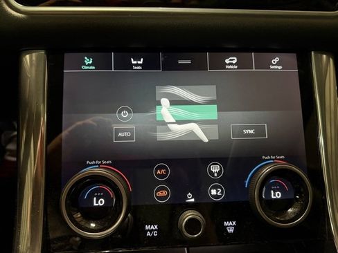 Used 2019 Land Rover Range Rover Sport SE image 17