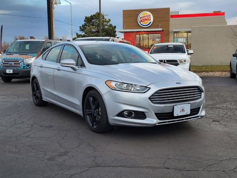 Used 2016 Ford Fusion SE image 9