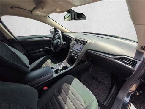 Used 2020 Ford Fusion SE AWD/4WD image 19