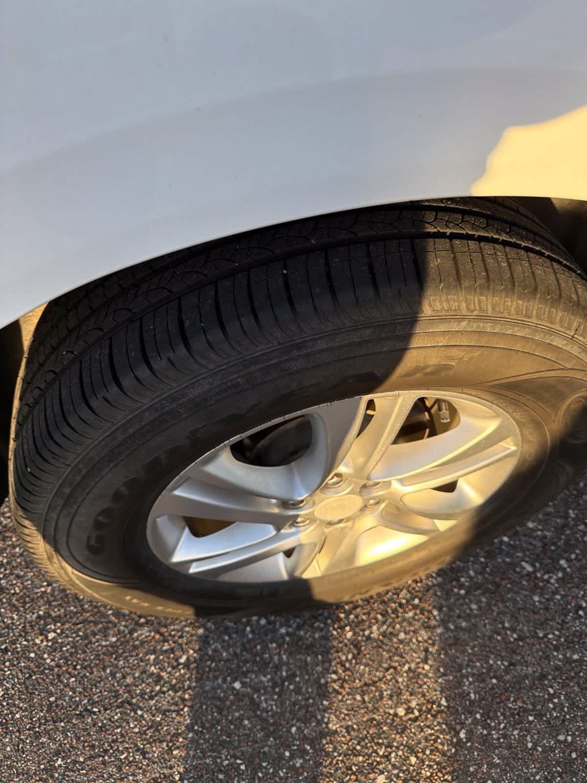 Used 2018 Buick Enclave FWD image 3
