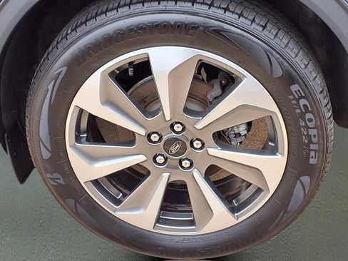 Used 2025 Ford Escape Platinum image 29