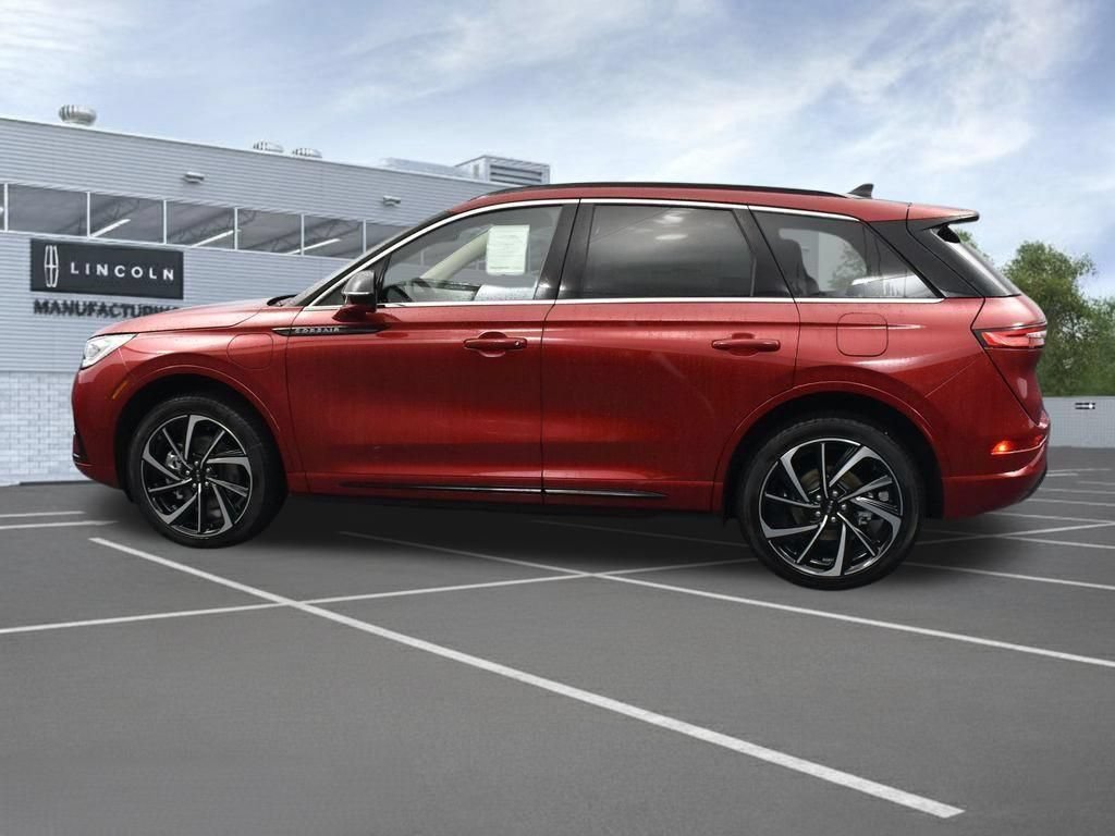 New 2025 Lincoln Corsair Grand Touring w/ Equipment Group 301A AWD/4WD image 2