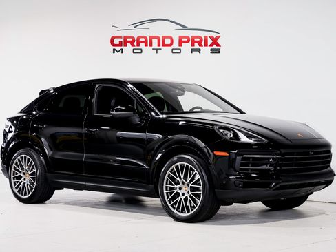 Used 2023 Porsche Cayenne Platinum Edition image 1