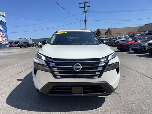 Used 2024 Nissan Rogue S FWD image 5