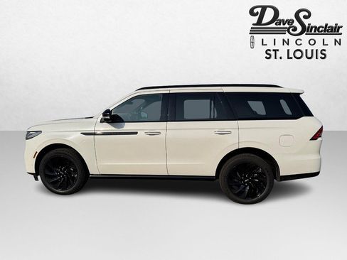 New 2025 Lincoln Navigator Reserve w/ Jet Appearance Package image 8