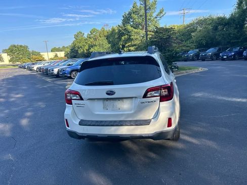 Used 2016 Subaru Outback 2.5i Premium AWD/4WD image 4