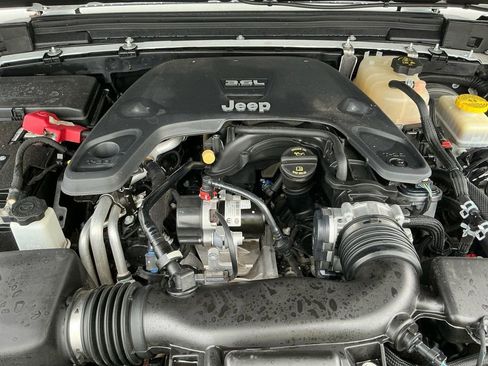 Used 2021 Jeep Wrangler Unlimited Sport image 25