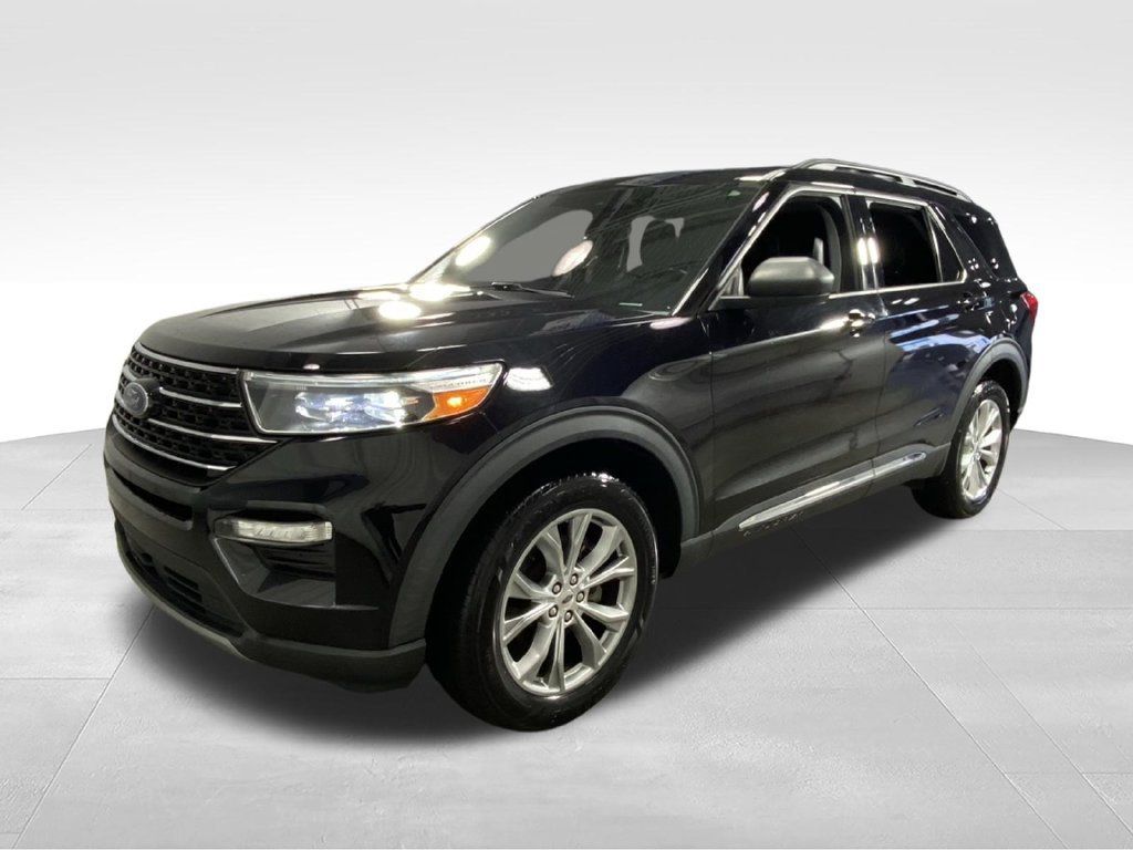 Used 2020 Ford Explorer XLT w/ Equipment Group 202A AWD/4WD image 4