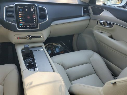 Certified 2024 Volvo XC90 B5 Core w/ Protection Package Premier image 16