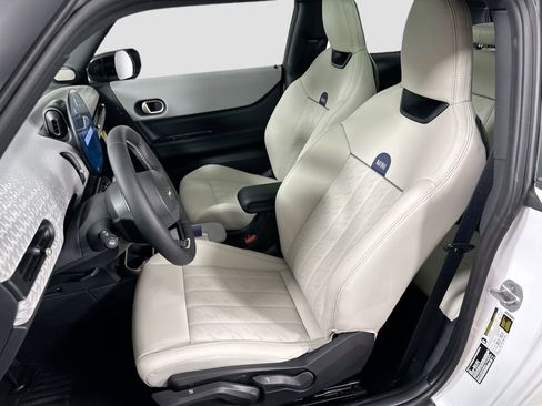 Used 2025 MINI Cooper 2-Door Hardtop image 22