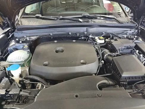 Used 2019 Volvo XC40 T5 Momentum AWD/4WD image 7