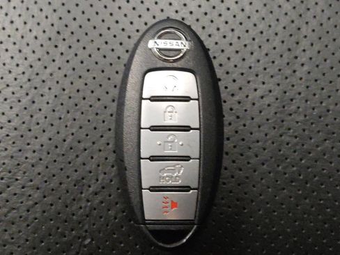 Used 2018 Nissan Murano SL w/ Moonroof Package FWD image 32