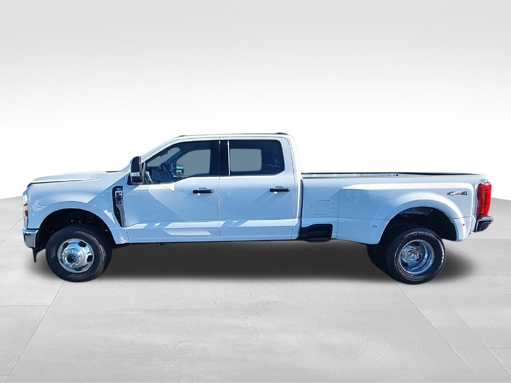 Used 2026 Ford F350 XLT AWD/4WD image 5
