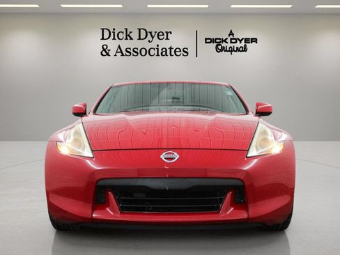 Used 2009 Nissan 370Z Touring RWD image 4