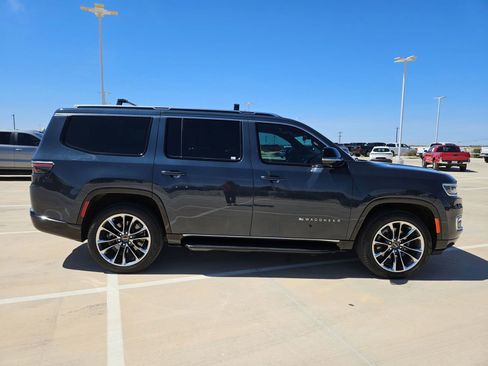 Certified 2025 Jeep Wagoneer Series II w/ Premium Group I image 2