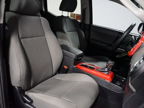 Certified 2021 Toyota Tacoma SR5 RWD image 25