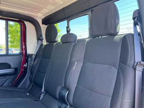 Used 2021 Jeep Gladiator Sport AWD/4WD image 22