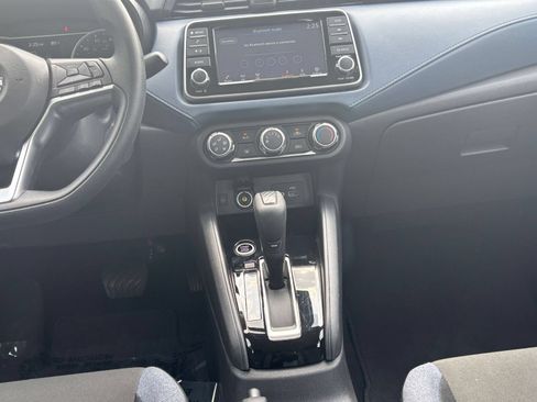Used 2025 Nissan Versa SV FWD image 17